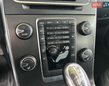 Белый Вольво B60, объемом двигателя 2.4 л и пробегом 160 тыс. км за 13900 $, фото 36 на Automoto.ua