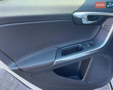 Білий Вольво B60, об'ємом двигуна 2 л та пробігом 288 тис. км за 9990 $, фото 24 на Automoto.ua