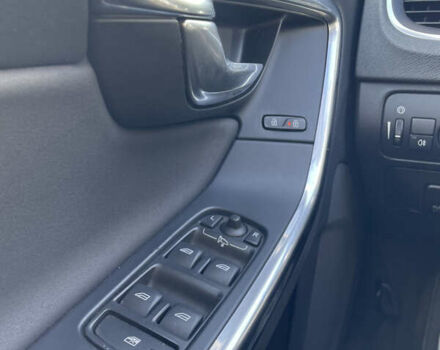 Белый Вольво B60, объемом двигателя 2 л и пробегом 280 тыс. км за 10300 $, фото 40 на Automoto.ua