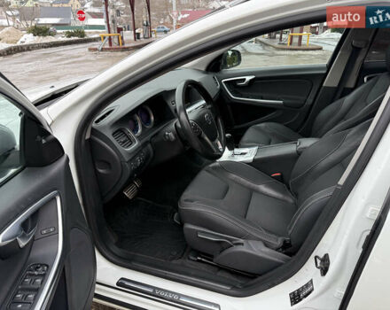 Білий Вольво B60, об'ємом двигуна 2.4 л та пробігом 234 тис. км за 12999 $, фото 21 на Automoto.ua