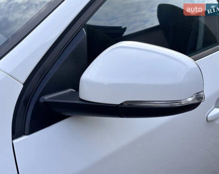 Белый Вольво B60, объемом двигателя 1.6 л и пробегом 242 тыс. км за 10850 $, фото 41 на Automoto.ua