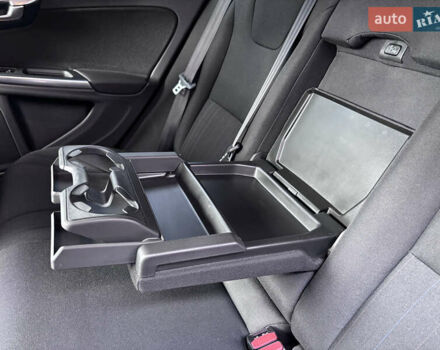 Белый Вольво B60, объемом двигателя 1.6 л и пробегом 242 тыс. км за 10850 $, фото 90 на Automoto.ua