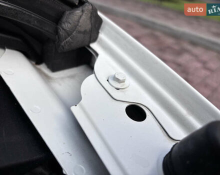 Белый Вольво B60, объемом двигателя 1.6 л и пробегом 242 тыс. км за 10850 $, фото 159 на Automoto.ua