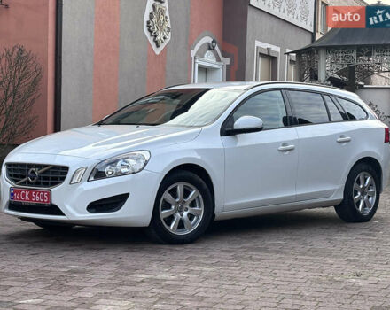 Белый Вольво B60, объемом двигателя 1.6 л и пробегом 242 тыс. км за 10850 $, фото 2 на Automoto.ua