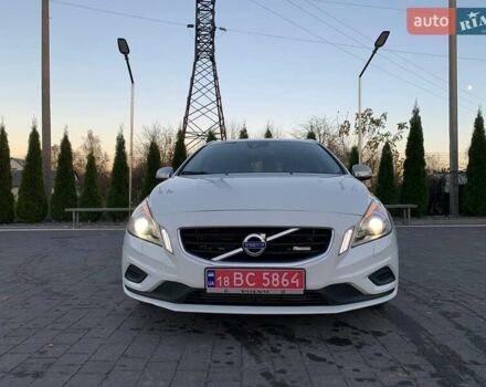 Белый Вольво B60, объемом двигателя 1.98 л и пробегом 183 тыс. км за 12900 $, фото 13 на Automoto.ua