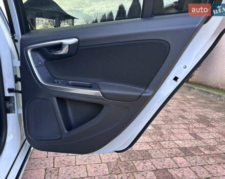 Белый Вольво B60, объемом двигателя 1.6 л и пробегом 242 тыс. км за 10850 $, фото 107 на Automoto.ua