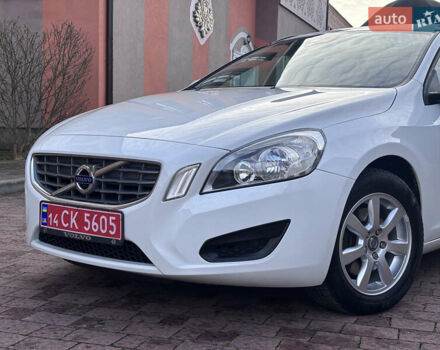 Белый Вольво B60, объемом двигателя 1.6 л и пробегом 242 тыс. км за 10850 $, фото 29 на Automoto.ua