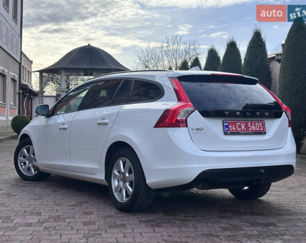 Белый Вольво B60, объемом двигателя 1.6 л и пробегом 242 тыс. км за 10850 $, фото 48 на Automoto.ua