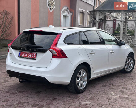 Белый Вольво B60, объемом двигателя 1.6 л и пробегом 242 тыс. км за 10850 $, фото 65 на Automoto.ua