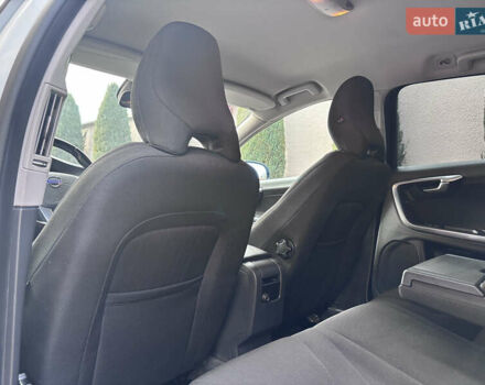 Белый Вольво B60, объемом двигателя 1.6 л и пробегом 242 тыс. км за 10850 $, фото 92 на Automoto.ua