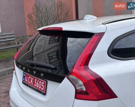 Белый Вольво B60, объемом двигателя 1.6 л и пробегом 242 тыс. км за 10850 $, фото 70 на Automoto.ua