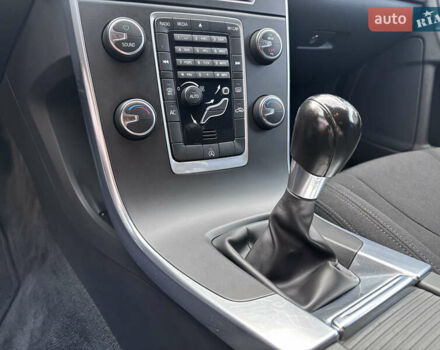 Белый Вольво B60, объемом двигателя 1.6 л и пробегом 242 тыс. км за 10850 $, фото 144 на Automoto.ua