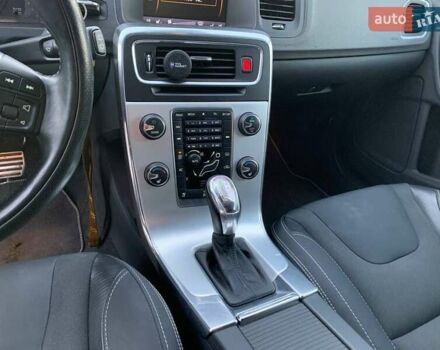 Белый Вольво B60, объемом двигателя 1.98 л и пробегом 183 тыс. км за 12900 $, фото 25 на Automoto.ua