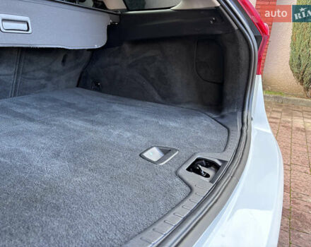 Белый Вольво B60, объемом двигателя 1.6 л и пробегом 242 тыс. км за 10850 $, фото 149 на Automoto.ua