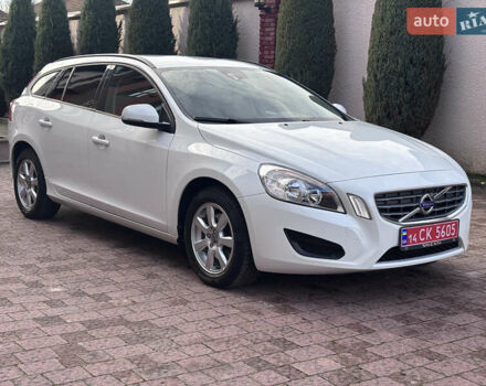 Белый Вольво B60, объемом двигателя 1.6 л и пробегом 242 тыс. км за 10850 $, фото 8 на Automoto.ua