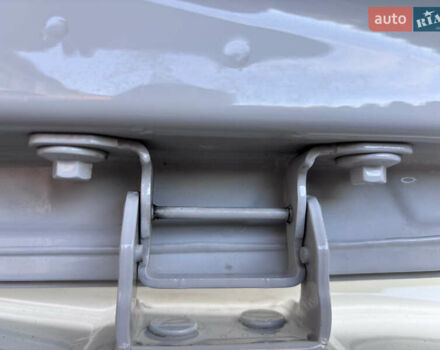 Белый Вольво B60, объемом двигателя 1.6 л и пробегом 242 тыс. км за 10850 $, фото 154 на Automoto.ua