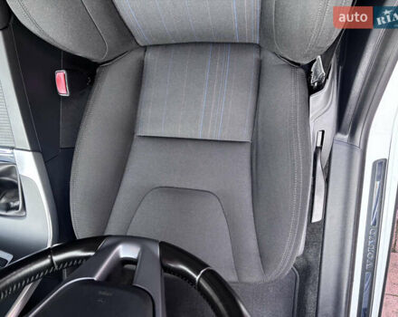 Белый Вольво B60, объемом двигателя 1.6 л и пробегом 242 тыс. км за 10850 $, фото 80 на Automoto.ua