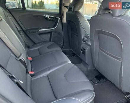 Белый Вольво B60, объемом двигателя 1.98 л и пробегом 183 тыс. км за 12900 $, фото 28 на Automoto.ua