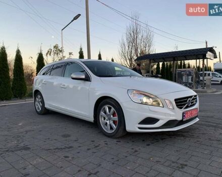 Белый Вольво B60, объемом двигателя 1.98 л и пробегом 183 тыс. км за 12900 $, фото 1 на Automoto.ua