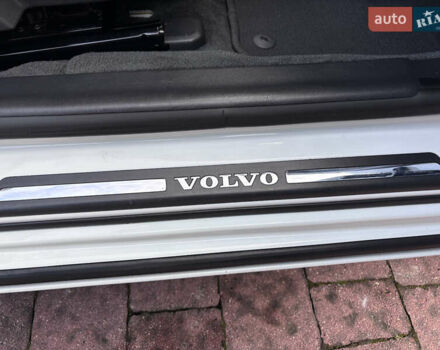 Белый Вольво B60, объемом двигателя 1.6 л и пробегом 242 тыс. км за 10850 $, фото 118 на Automoto.ua