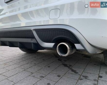 Белый Вольво B60, объемом двигателя 1.98 л и пробегом 183 тыс. км за 12900 $, фото 10 на Automoto.ua