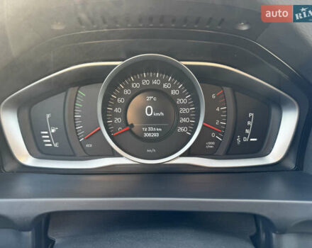 Белый Вольво B60, объемом двигателя 1.56 л и пробегом 306 тыс. км за 10413 $, фото 1 на Automoto.ua