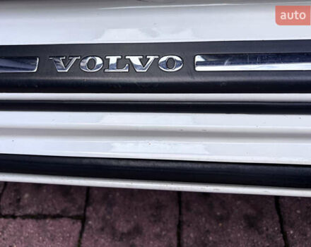 Белый Вольво B60, объемом двигателя 1.6 л и пробегом 242 тыс. км за 10850 $, фото 82 на Automoto.ua