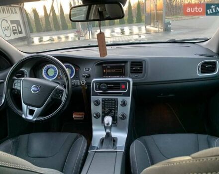 Белый Вольво B60, объемом двигателя 1.98 л и пробегом 183 тыс. км за 12900 $, фото 21 на Automoto.ua