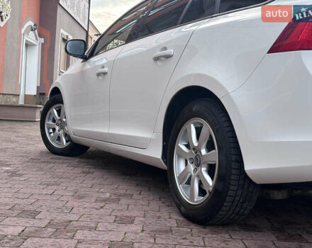 Белый Вольво B60, объемом двигателя 1.6 л и пробегом 242 тыс. км за 10850 $, фото 57 на Automoto.ua