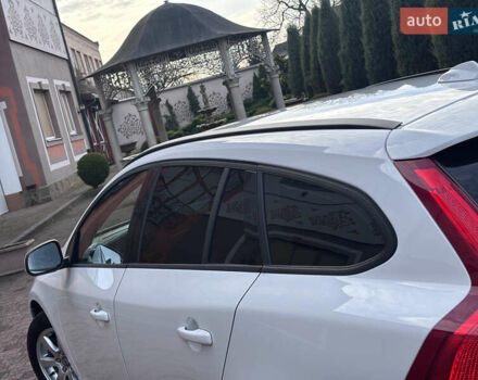 Белый Вольво B60, объемом двигателя 1.6 л и пробегом 242 тыс. км за 10850 $, фото 59 на Automoto.ua