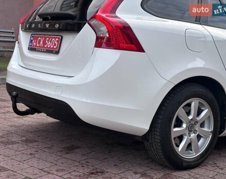 Белый Вольво B60, объемом двигателя 1.6 л и пробегом 242 тыс. км за 10850 $, фото 68 на Automoto.ua