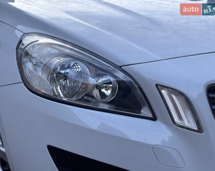 Белый Вольво B60, объемом двигателя 1.6 л и пробегом 242 тыс. км за 10850 $, фото 17 на Automoto.ua