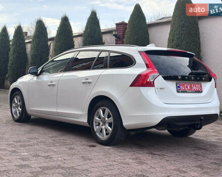 Белый Вольво B60, объемом двигателя 1.6 л и пробегом 242 тыс. км за 10850 $, фото 45 на Automoto.ua