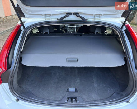 Белый Вольво B60, объемом двигателя 1.6 л и пробегом 242 тыс. км за 10850 $, фото 150 на Automoto.ua