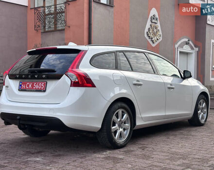 Белый Вольво B60, объемом двигателя 1.6 л и пробегом 242 тыс. км за 10850 $, фото 43 на Automoto.ua