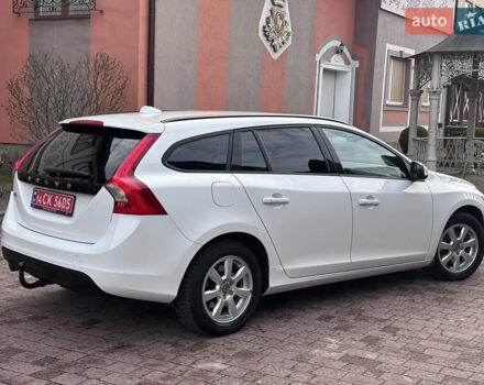 Белый Вольво B60, объемом двигателя 1.6 л и пробегом 242 тыс. км за 10850 $, фото 62 на Automoto.ua