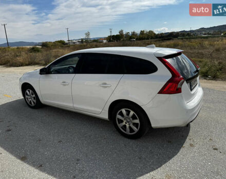 Белый Вольво B60, объемом двигателя 1.56 л и пробегом 306 тыс. км за 10413 $, фото 15 на Automoto.ua