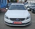 Білий Вольво B60, об'ємом двигуна 2 л та пробігом 275 тис. км за 13652 $, фото 1 на Automoto.ua