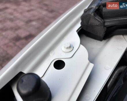 Белый Вольво B60, объемом двигателя 1.6 л и пробегом 242 тыс. км за 10850 $, фото 157 на Automoto.ua