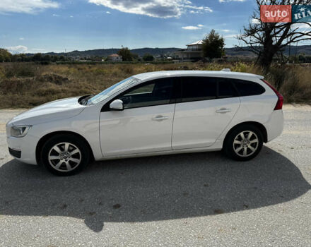 Белый Вольво B60, объемом двигателя 1.56 л и пробегом 306 тыс. км за 10413 $, фото 16 на Automoto.ua