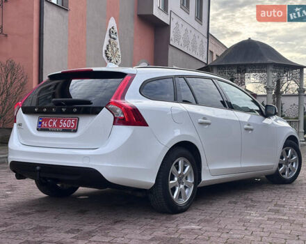 Белый Вольво B60, объемом двигателя 1.6 л и пробегом 242 тыс. км за 10850 $, фото 64 на Automoto.ua