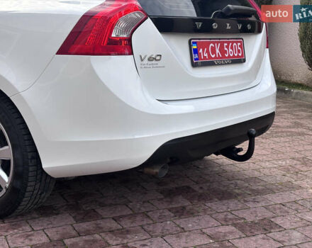 Белый Вольво B60, объемом двигателя 1.6 л и пробегом 242 тыс. км за 10850 $, фото 52 на Automoto.ua