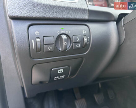 Белый Вольво B60, объемом двигателя 1.6 л и пробегом 242 тыс. км за 10850 $, фото 128 на Automoto.ua