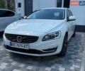 Белый Вольво B60, объемом двигателя 2.4 л и пробегом 194 тыс. км за 16000 $, фото 2 на Automoto.ua