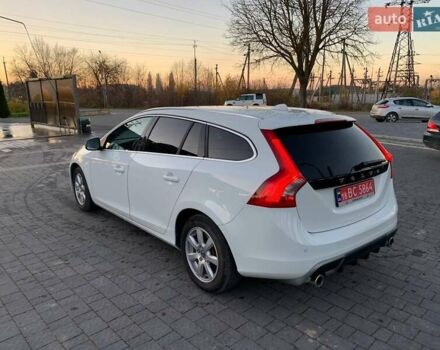 Белый Вольво B60, объемом двигателя 1.98 л и пробегом 183 тыс. км за 12900 $, фото 12 на Automoto.ua