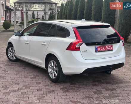 Белый Вольво B60, объемом двигателя 1.6 л и пробегом 242 тыс. км за 10850 $, фото 49 на Automoto.ua