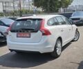 Білий Вольво B60, об'ємом двигуна 2 л та пробігом 275 тис. км за 13652 $, фото 2 на Automoto.ua