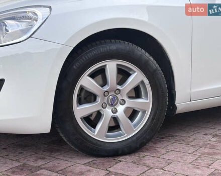 Белый Вольво B60, объемом двигателя 1.6 л и пробегом 242 тыс. км за 10850 $, фото 36 на Automoto.ua