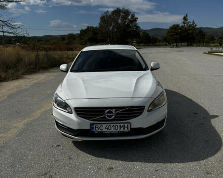 Белый Вольво B60, объемом двигателя 1.56 л и пробегом 306 тыс. км за 10413 $, фото 8 на Automoto.ua