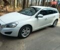 Белый Вольво B60, объемом двигателя 1.98 л и пробегом 227 тыс. км за 9500 $, фото 2 на Automoto.ua